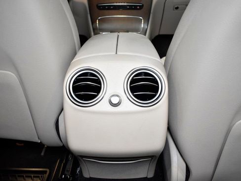 Used 2020 Mercedes-Benz GLC 300 GLC 300 image 42