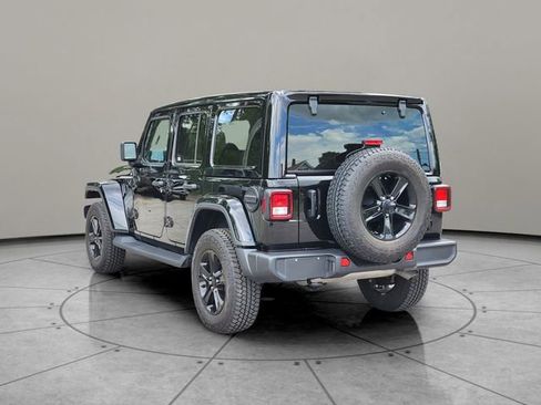 Certified 2022 Jeep Wrangler Unlimited Sahara AWD/4WD image 10