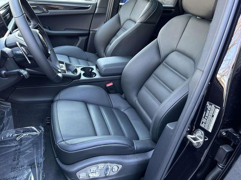 New 2026 Porsche Macan Turbo AWD/4WD image 12