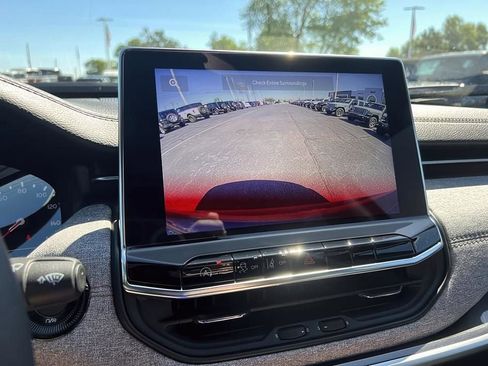 New 2024 Jeep Compass Latitude w/ Sun and Sound Group image 17