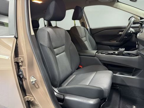 Used 2024 Nissan Rogue SV image 14