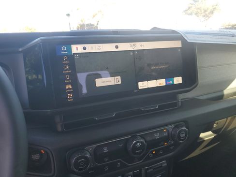 New 2026 Jeep Gladiator Sport image 19