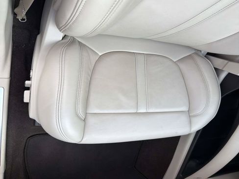 Used 2019 Lincoln MKZ Reserve FWD image 18
