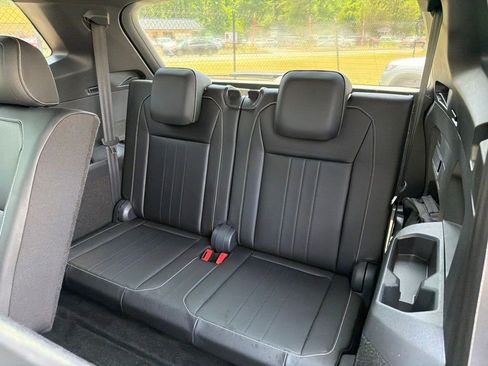 Used 2024 Volkswagen Tiguan SE R-Line FWD image 20