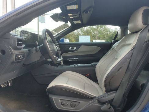 Used 2024 Ford Mustang Premium image 8