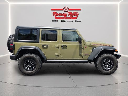 Used 2025 Jeep Wrangler Unlimited Rubicon w/ XTREMEE 35" Tire Package AWD/4WD image 6