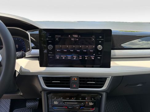 New 2026 Volkswagen Taos SEL AWD/4WD image 17