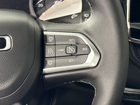 New 2026 Jeep Compass Limited image 18