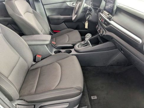 Used 2024 Kia Forte LXS FWD image 28