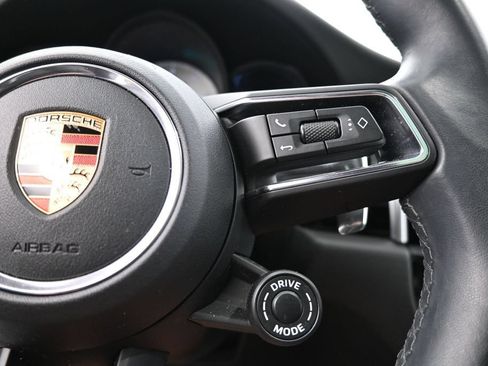 Certified 2023 Porsche Macan AWD/4WD image 12