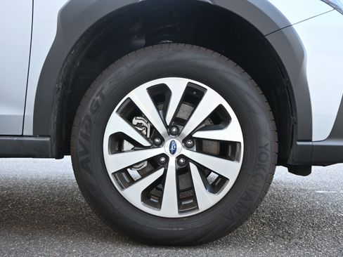 Certified 2025 Subaru Outback w/ Popular Package #1A image 13