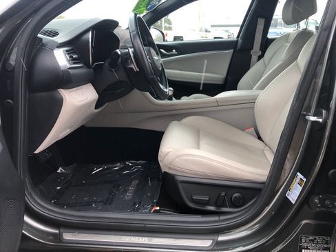 Used 2023 Genesis G70 2.0T image 26