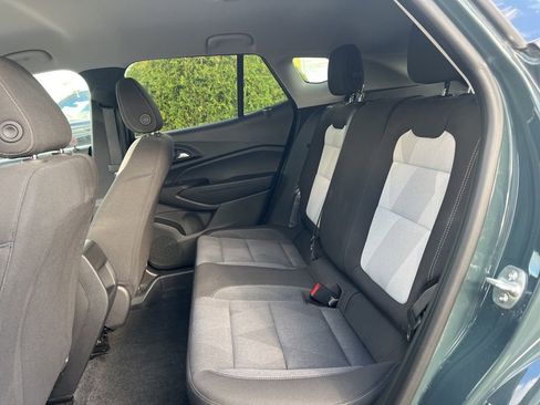 Used 2025 Chevrolet Trax LS image 23