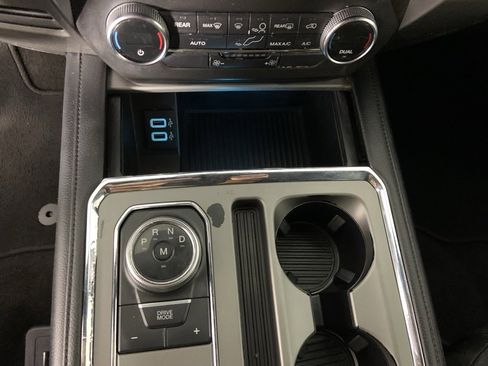 Used 2019 Ford Expedition Max XLT image 14