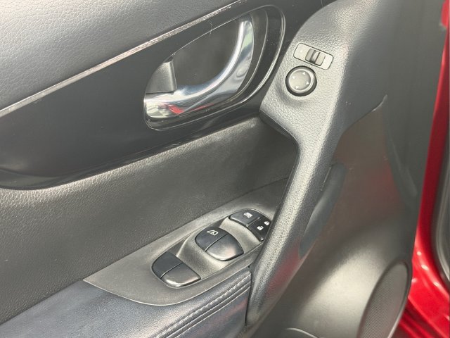 Certified 2021 Nissan Rogue Sport SV FWD image 15