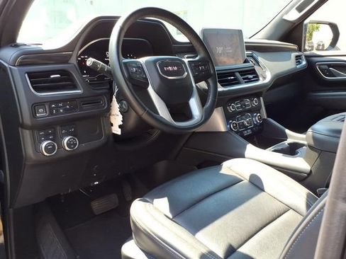Used 2023 GMC Yukon SLT w/ SLT Premium Package AWD/4WD image 13