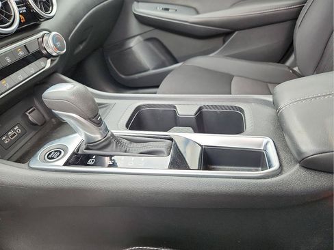 Used 2024 Nissan Sentra SV FWD image 22