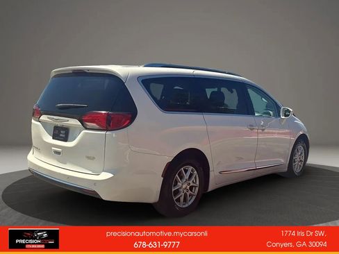 Used 2020 Chrysler Pacifica Touring-L FWD image 6