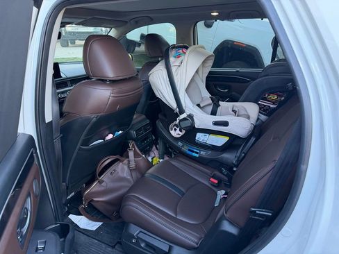 Used 2023 Honda Pilot Elite image 6