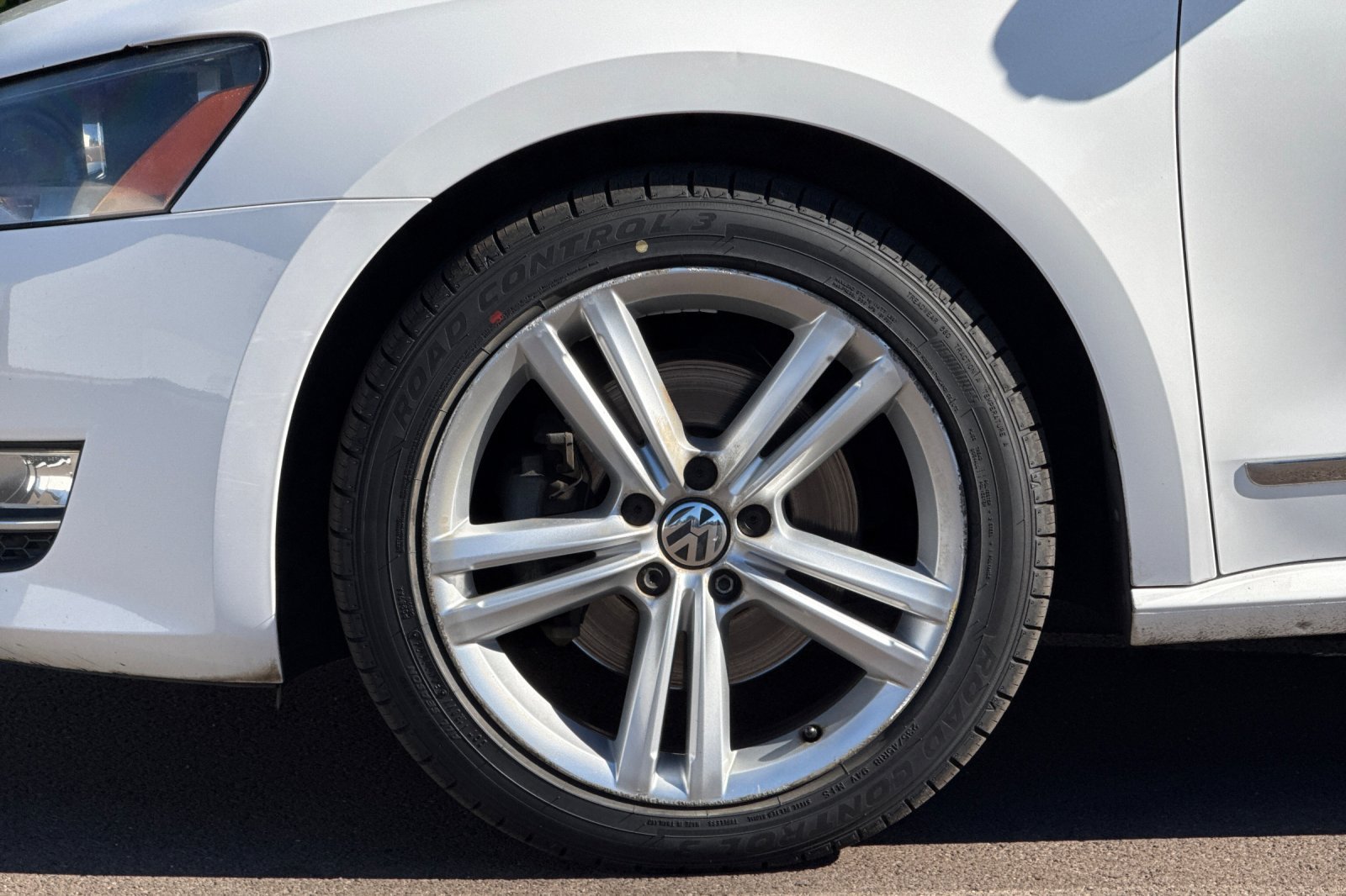Used 2013 Volkswagen Passat TDI SEL Premium FWD image 26