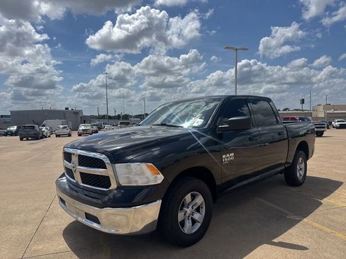 Used 2021 RAM 1500 Classic SLT image 8