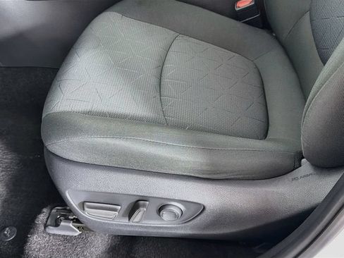Used 2022 Toyota RAV4 XLE w/ Convenience Package AWD/4WD image 24