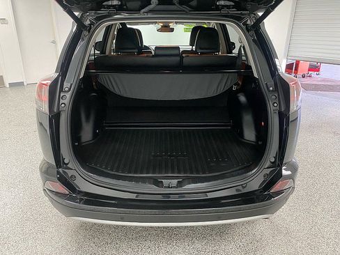 Used 2018 Toyota RAV4 Limited image 19