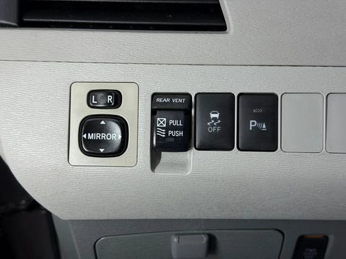 Used 2014 Toyota Sienna XLE FWD image 27