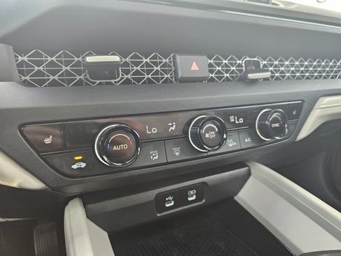 Used 2023 Honda Accord EX image 27