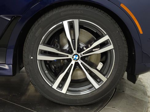 Used 2026 BMW X7 xDrive40i w/ M Sport Package AWD/4WD image 7