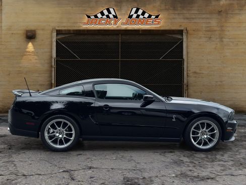 Used 2012 Ford Mustang Shelby GT500 w/ SVT Performance Pkg RWD image 11