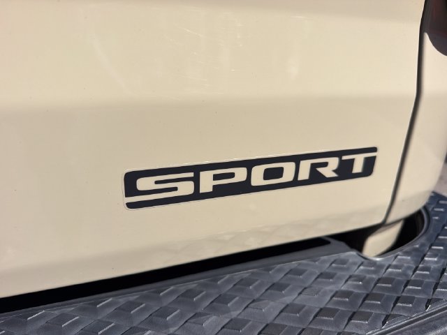Used 2020 Jeep Gladiator Sport w/ Trailer Tow Package AWD/4WD image 10