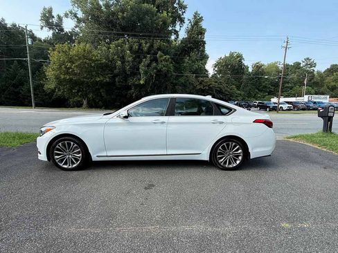 Used 2016 Hyundai Genesis 3.8 RWD image 8
