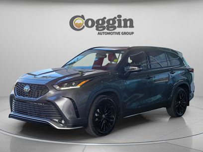 Certified 2025 Toyota Highlander XSE