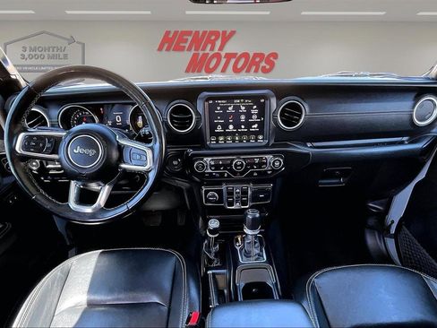 Used 2023 Jeep Wrangler Unlimited Sahara w/ Cold Weather Group AWD/4WD image 8