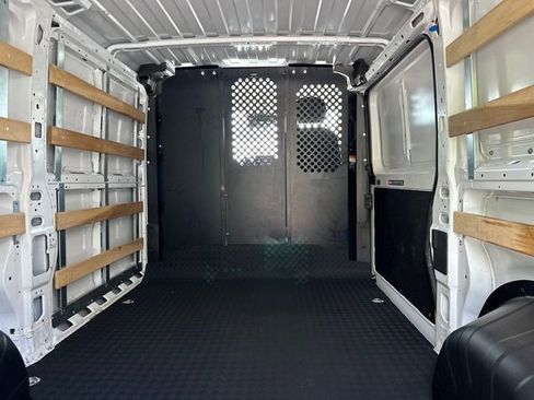 Used 2025 RAM ProMaster 2500 w/ U-Haul Equipment Group FWD image 13