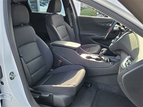 Used 2022 Chevrolet Malibu LT image 17