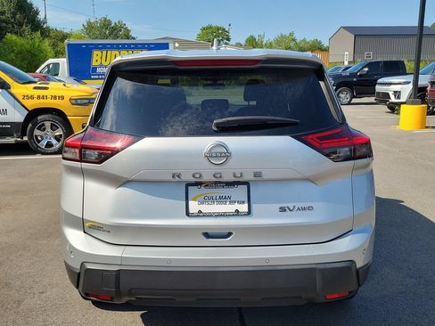 Used 2024 Nissan Rogue SV AWD/4WD image 4