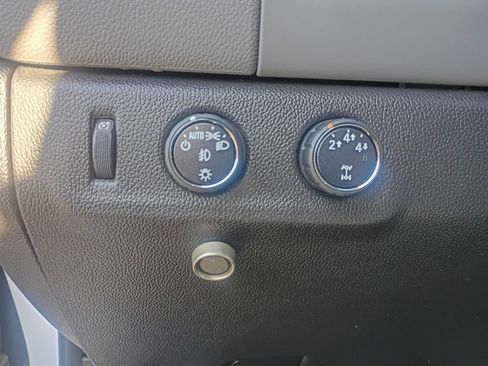 Used 2015 Chevrolet Colorado LT w/ LT Convenience Package image 23