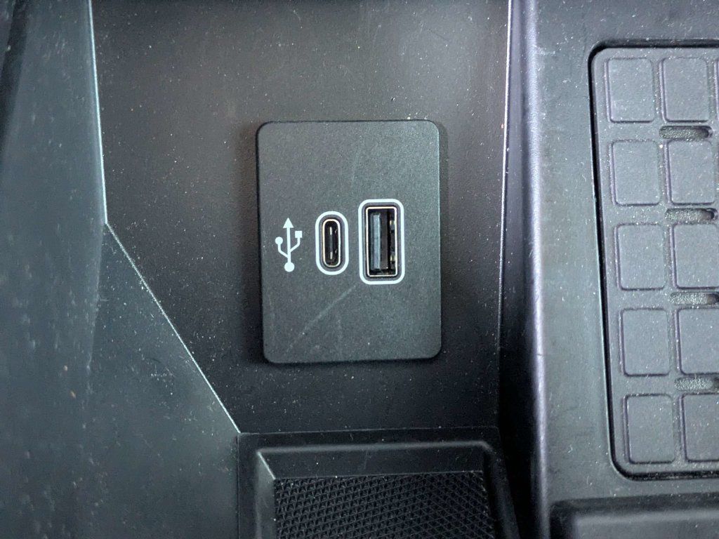 Used 2025 Ford F150 Lariat w/ Equipment Group 502A High AWD/4WD image 24