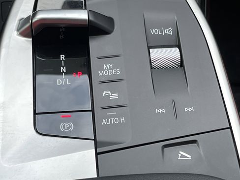 Used 2025 BMW X1 xDrive28i w/ Convenience Package image 8