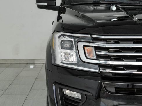 Used 2018 Ford Expedition XLT w/ Equipment Group 202A AWD/4WD image 49