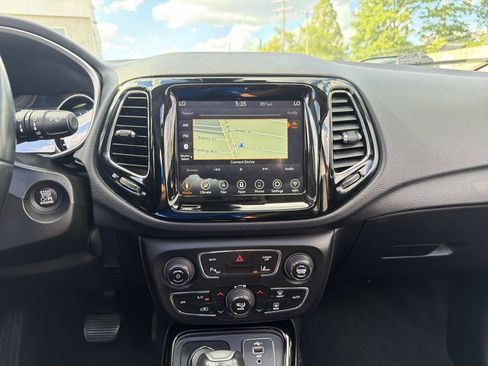 Used 2020 Jeep Compass Latitude AWD/4WD image 31