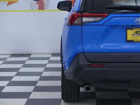 Used 2019 Toyota RAV4 XLE w/ All Weather Liner Package AWD/4WD image 28