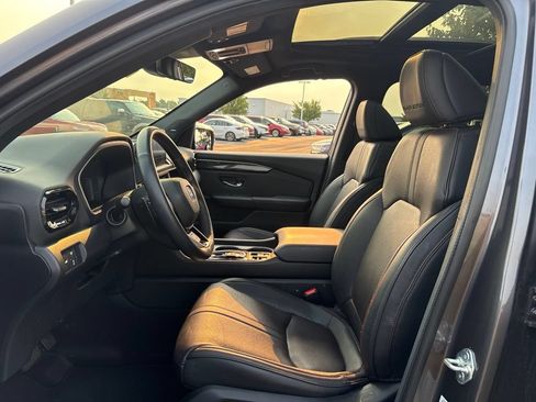 Used 2025 Honda Pilot Black Edition image 18