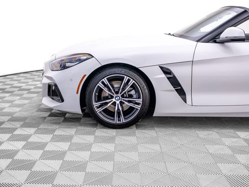 Certified 2026 BMW Z4 sDrive30i RWD image 35