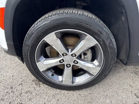 Used 2021 Jeep Grand Cherokee L Limited image 9