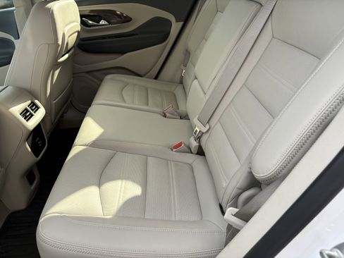 Used 2023 GMC Terrain Denali image 11