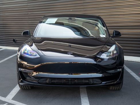Used 2022 Tesla Model 3 Long Range AWD/4WD image 9