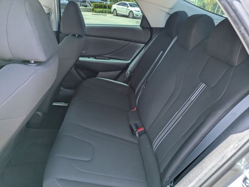 Used 2023 Hyundai Elantra SEL FWD image 12